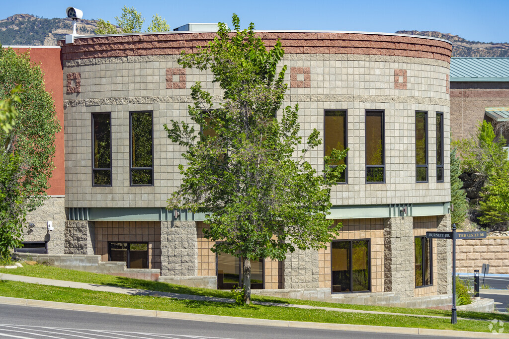 Durango Big Picture High School is a Public High School in The Grid, Durango CO.