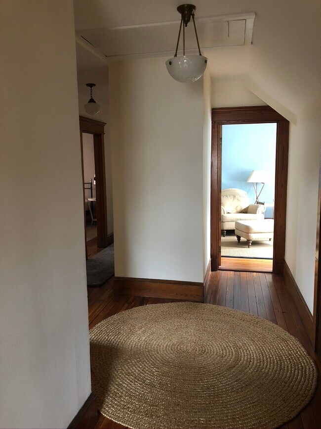 642 Orange St unit 3rd Floor Apartment, New Haven, CT 06511 - photo 5