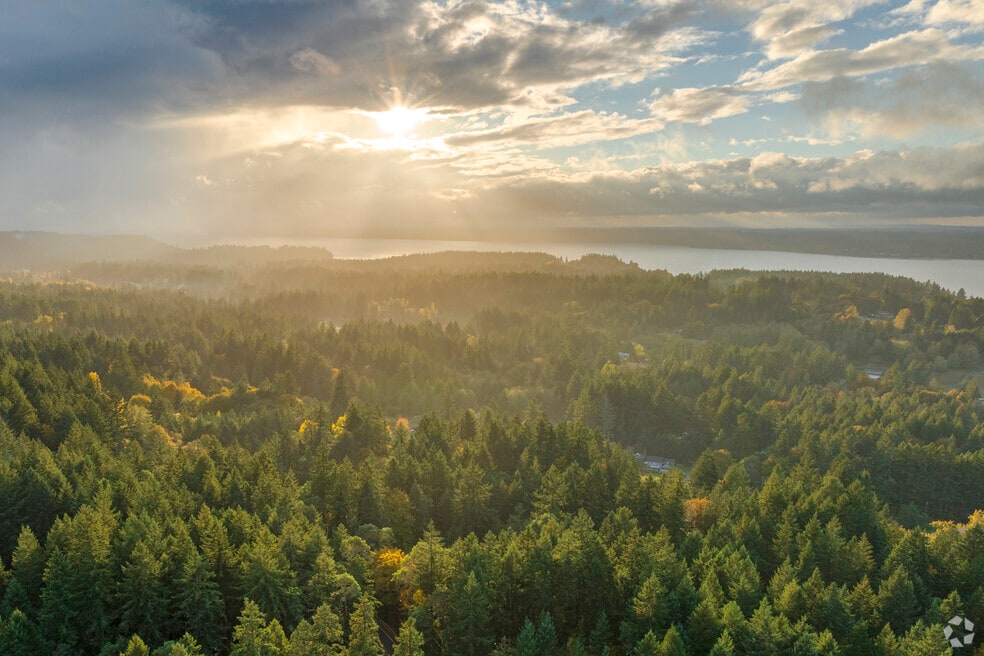 Lakebay_545752_CL_080825_V2