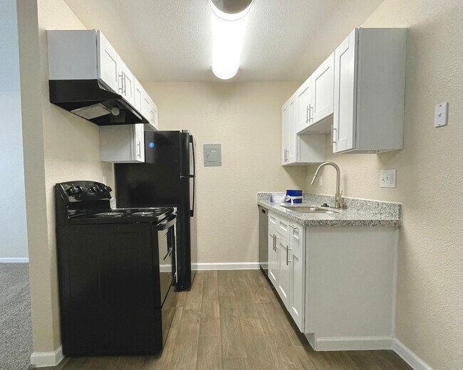 Village Square Apartments, Irving, TX 75062 - photo 3