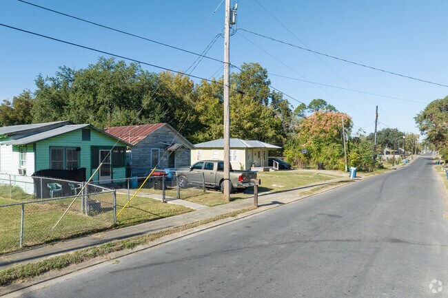 Heymann Park is part of the larger McComb-Veazey coterie.