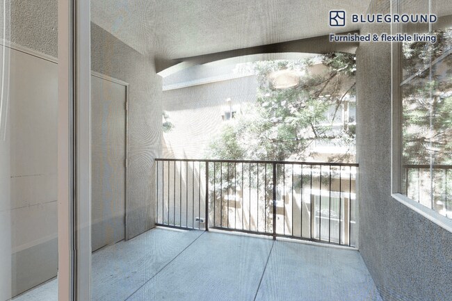 121 Roble Rd unit FL2-ID8710A, Walnut Creek, CA 94597 - photo 4