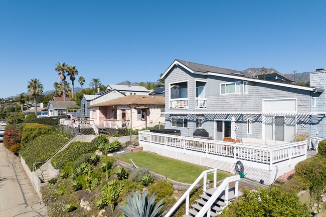 Two-story homes are common throuhgout the Summerland neighborhood.
