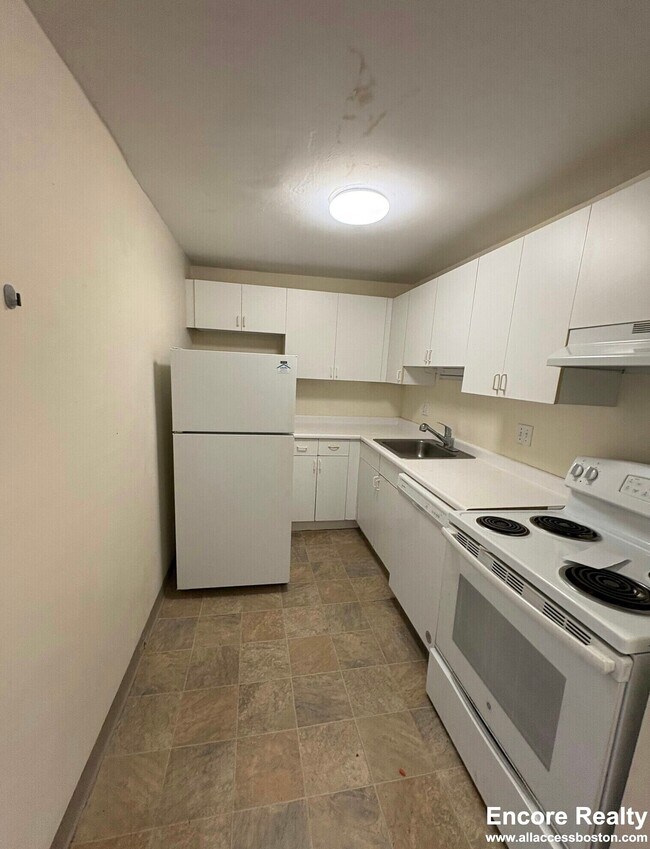 66 Homer Ave unit 518, Cambridge, MA 02138 - photo 3
