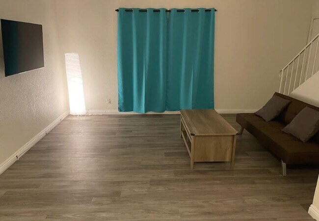 5196 Golden Ln unit X, Las Vegas, NV 89119 - photo 2