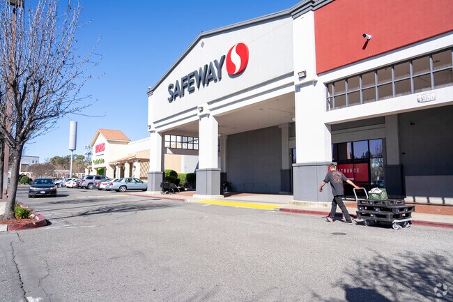 Safeway has fresh produce in the Rose-Sartorette neighborhood.