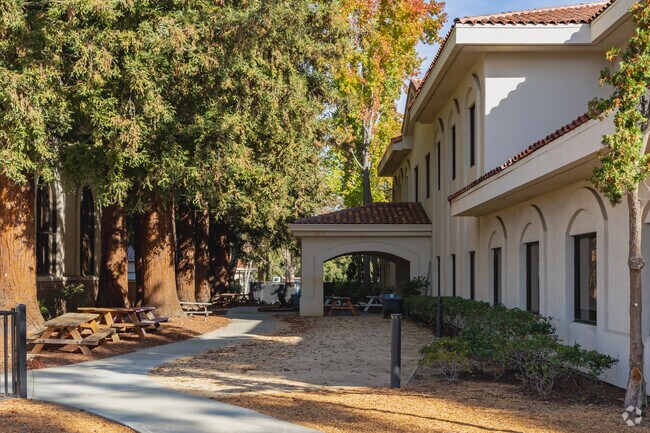 Khan Lab School features a student-teacher ratio of 7 to 1.