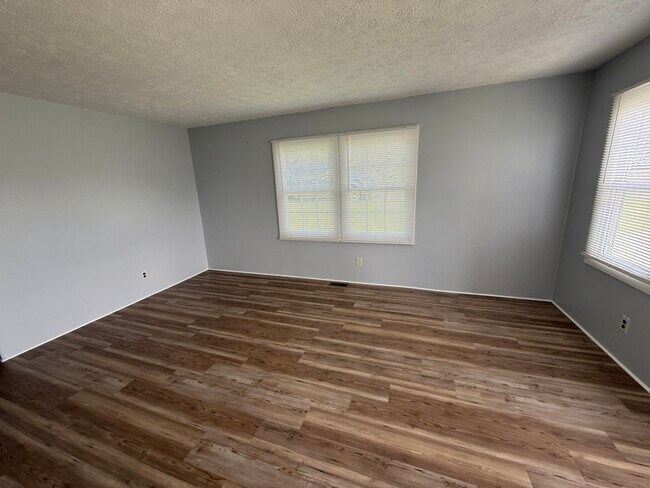 360 Floyd St, Bristol, VA 24201 - photo 4