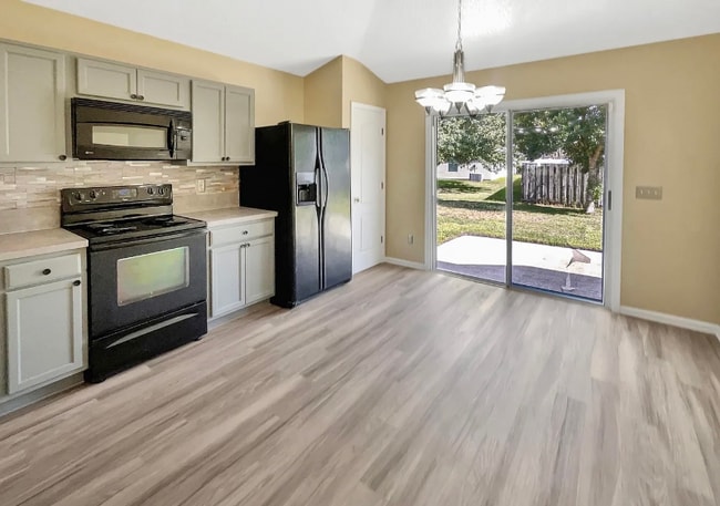 11662 Pleasant Creek Dr, Jacksonville, FL 32218 - photo 7