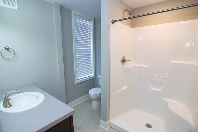 618 4th St NW unit 2, Grand Rapids, MI 49504 - photo 3