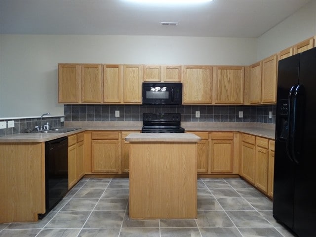 157 Flanders Dr, Mooresville, NC 28117 - photo 2