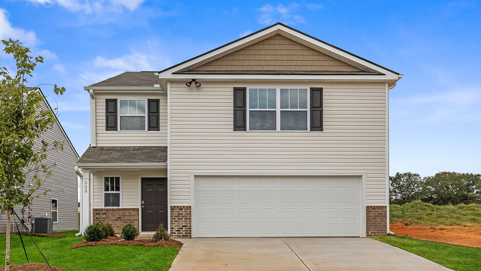 123 Bobbin Rd, Greenville, SC 29611 - photo 1