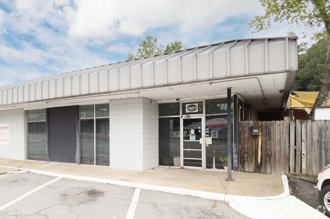 Chaps is located in Baring Cross, Little Rock, Arkansas.