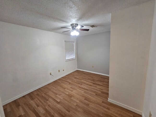 1926 Martin St, Conway, AR 72034 - photo 6