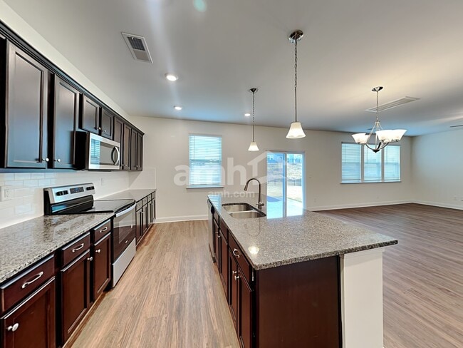 2132 Laurel Vlg Cir, Belmont, NC 28012 - photo 3