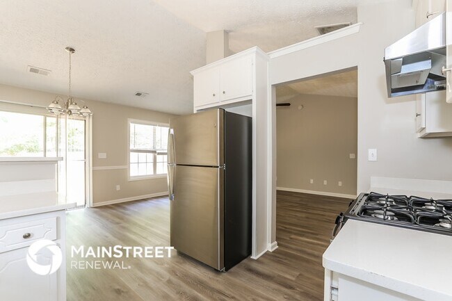 125 Waters Edge Dr, Locust Grove, GA 30248 - photo 5