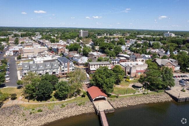 the city of Croydon sits in Bristol Township along the Delaware River.