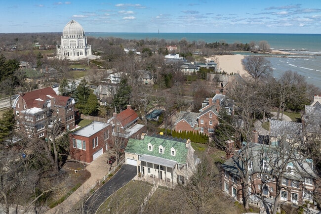 With lakefront parks, highly rated schools and elegant homes, Wilmette is a suburb for families.