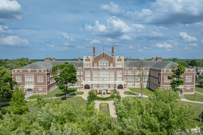 Scott High School welcomes new students.
