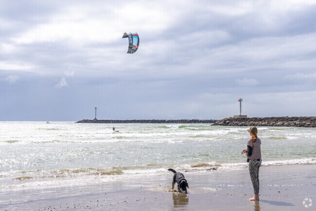 You can find locals wind surfing at Silver Strand Beach.