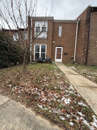 238 Stevenson Square, Alexandria, VA 22304