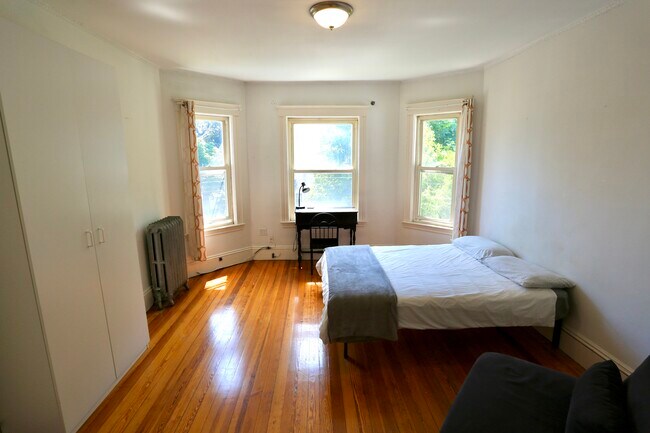 124 Forest St unit 2, Medford, MA 02155 - photo 3