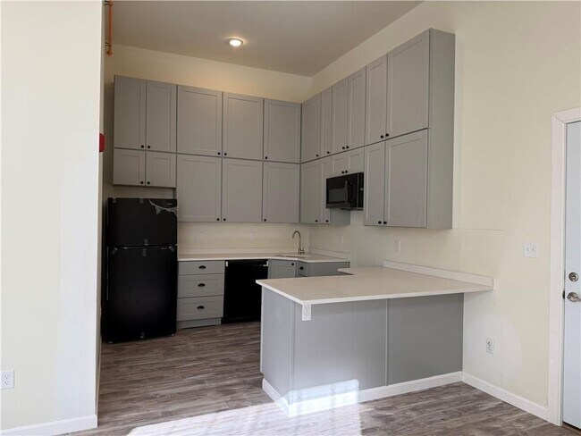 Pine Street Apartments, Pawtucket, RI 02860 - photo 2