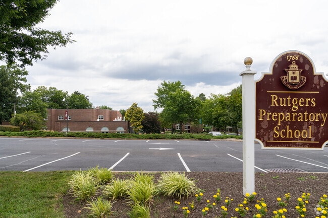 Rutgers Preparatory School serves students in Franklin Township NJ.