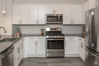 30 Farrand St, Bloomfield, NJ 07003