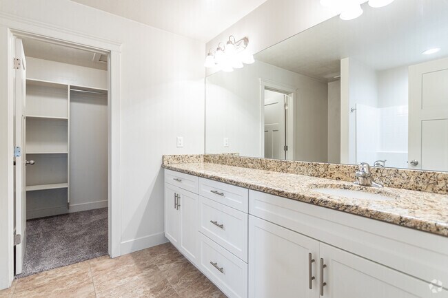 3BR, 2.5BA - 1,557SF - Primary Bathroom