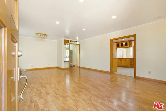 430 E 184th St, Carson, CA 90746 - photo 5