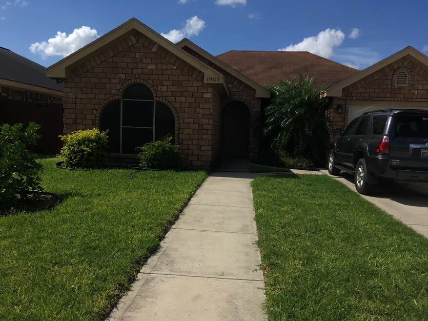 1923 Largo St, Weslaco, TX 78596 - photo 1