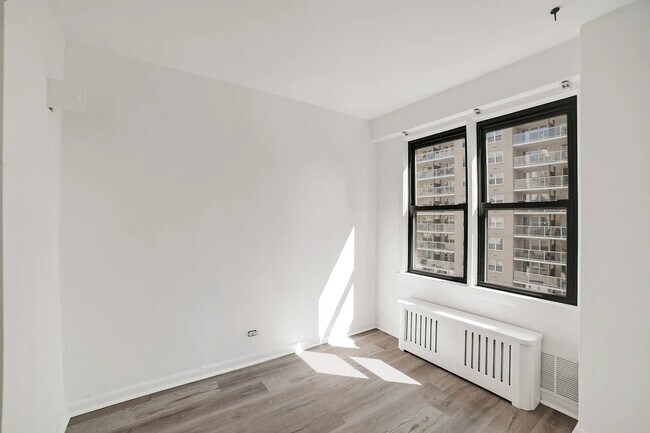 Tracy Towers unit 9J, New York, NY 10010 - photo 4