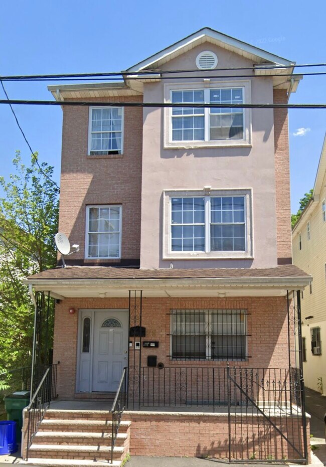 28 Kent St unit 2, Newark, NJ 07108 - photo 2