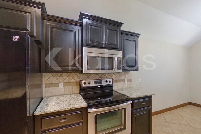 11733 SW 17th St, Yukon, OK 73099 - photo 7