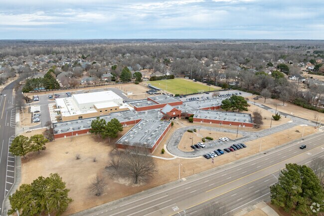 Houston Middle School in Germantown has a student-teacher ratio of 16:1.