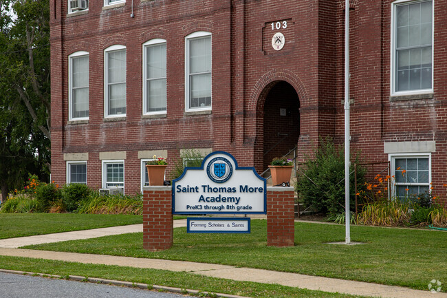St. Thomas More Academy combines the classical education with a Catholic Christian theology.