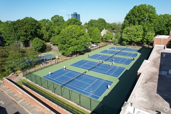 Dilworth Elementary School has a great tennis complex on campus.