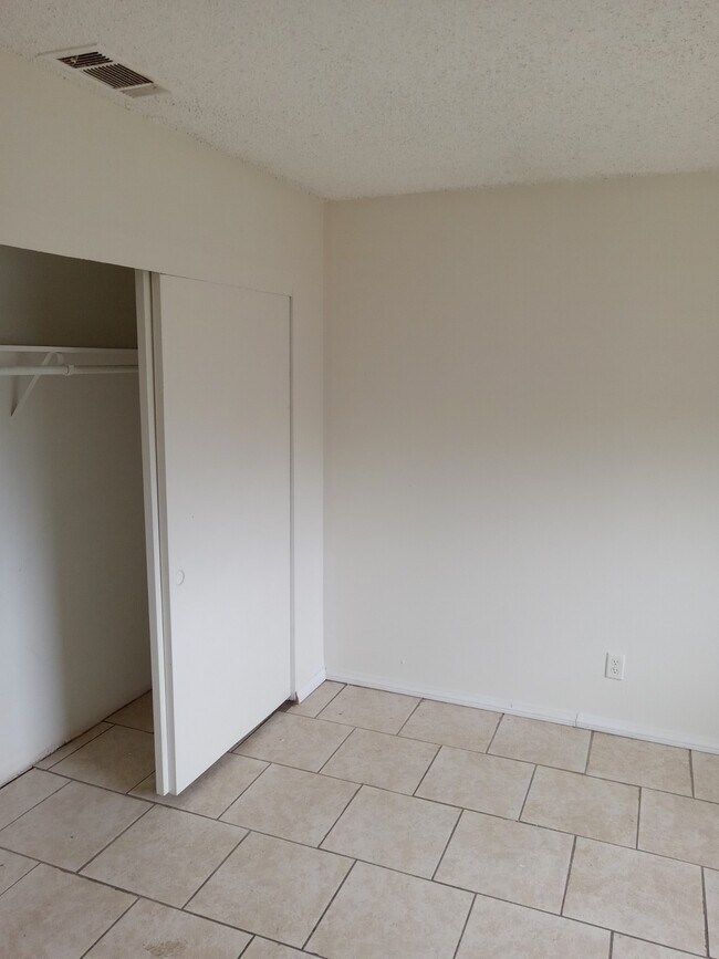 41900 Acacia Ave E, Hemet, CA 92544 - photo 6