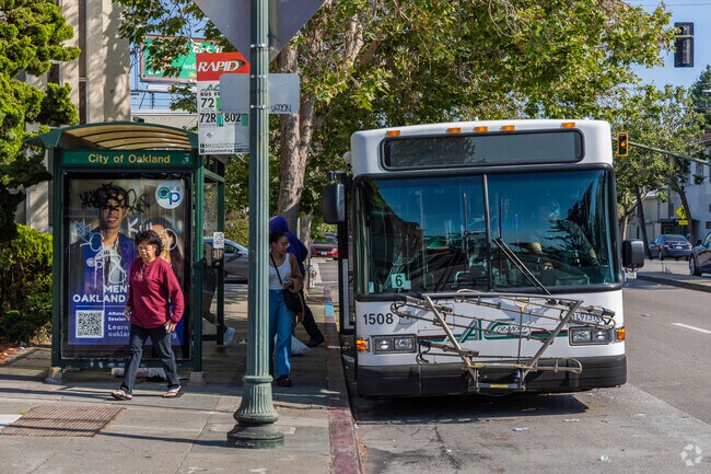 AC Transit buses serve the Gaskill neighborhood.