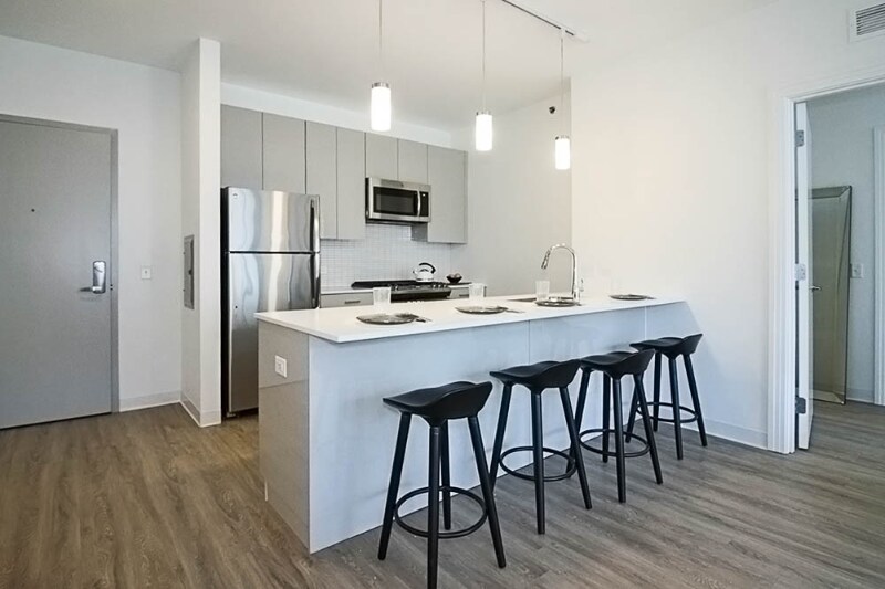 818 W Van Buren St unit 818 West Van Buren, Chicago, IL 60607 - photo 1