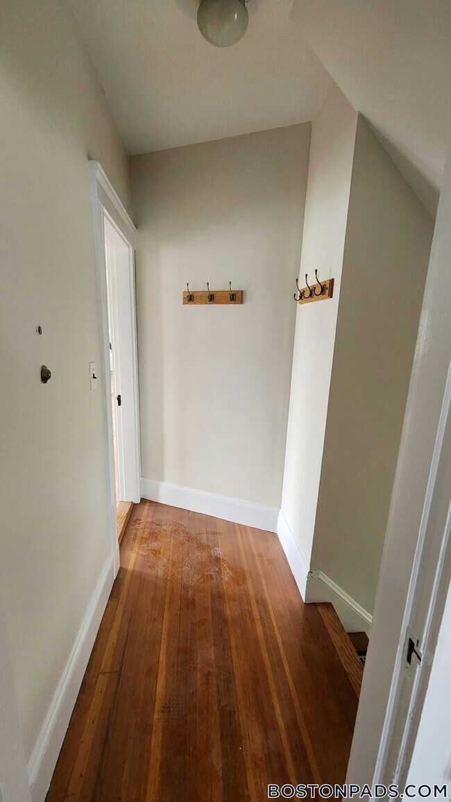 12 Eliot St, Medford, MA 02155 - photo 3