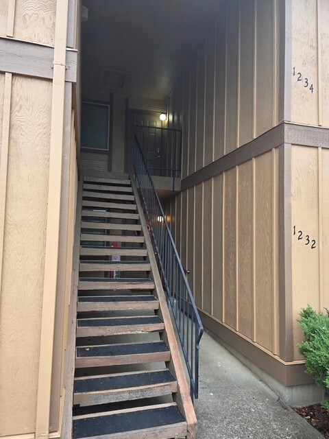 1234 NE 27th St, McMinnville, OR 97128 - photo 1