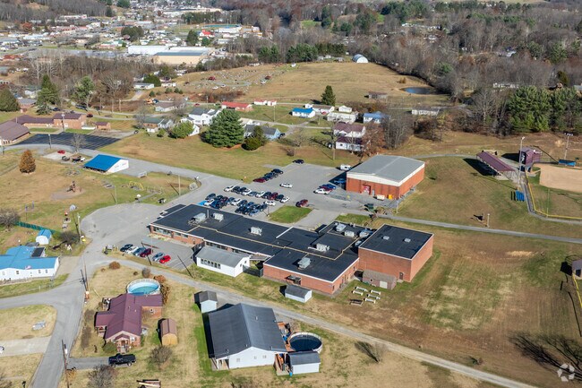 According to state test scores, Tennerton Elementary School 47% of students are at least proficient in math.