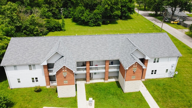 Rochester Manor, Muncie, IN 47302 - photo 2