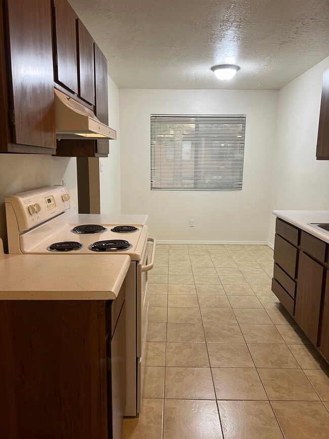 629 Kingman Ave unit C, Grants, NM 87020 - photo 4