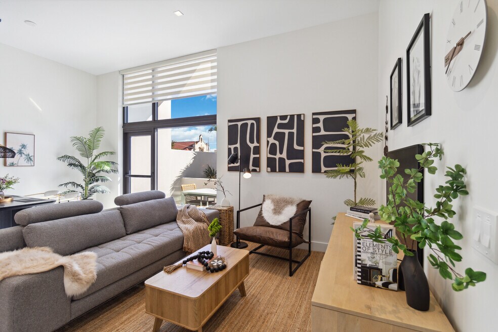 1558 4th St unit 208, Sarasota, FL 34236 - photo 1