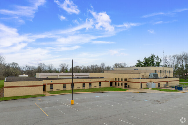 O.J. Neighbours Elementary School teachers get a B- grade from Niche.