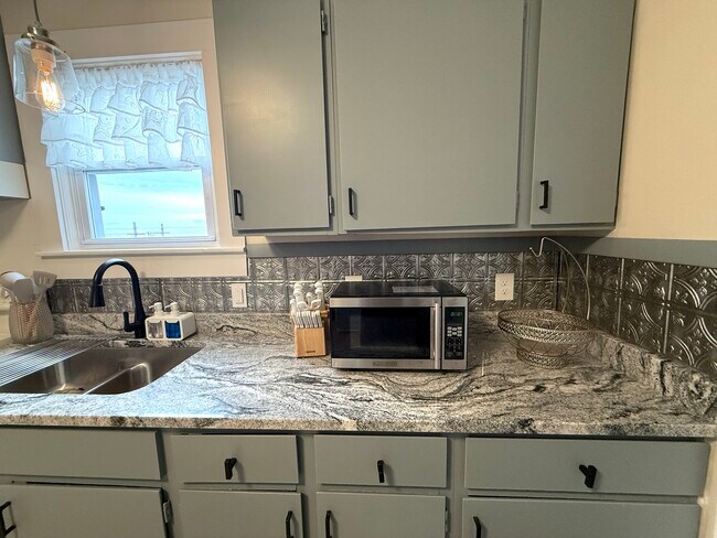 15 Summit St unit 1, Stonington, CT 06378 - photo 5