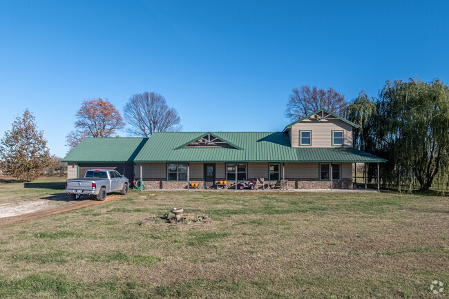 Farm homes in Summers vary in size and style, but are common.